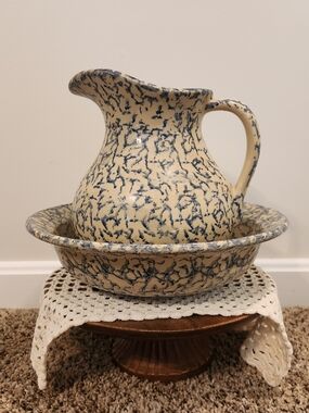 Robinson-Ransbottom Blue Spongeware Pitcher & Basin Set